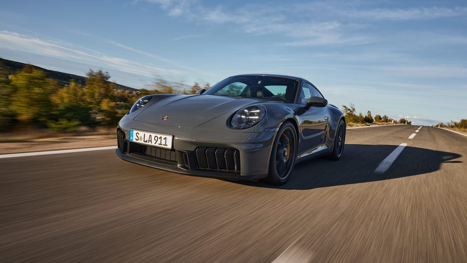 2025 Porsche 911 Sneak Preview: New 992.2 dawns with T-Hybrid